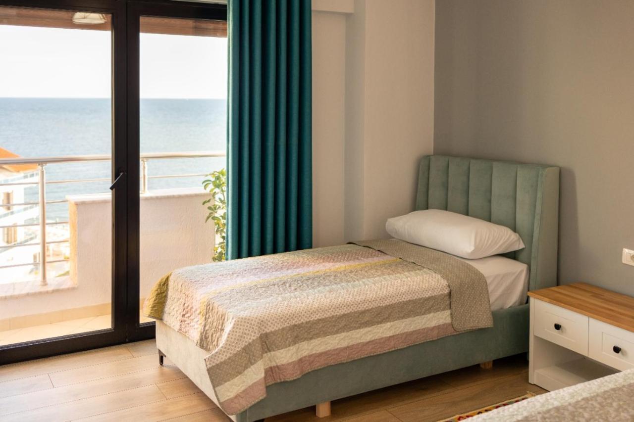 Apartment Martini Durres Bagian luar foto